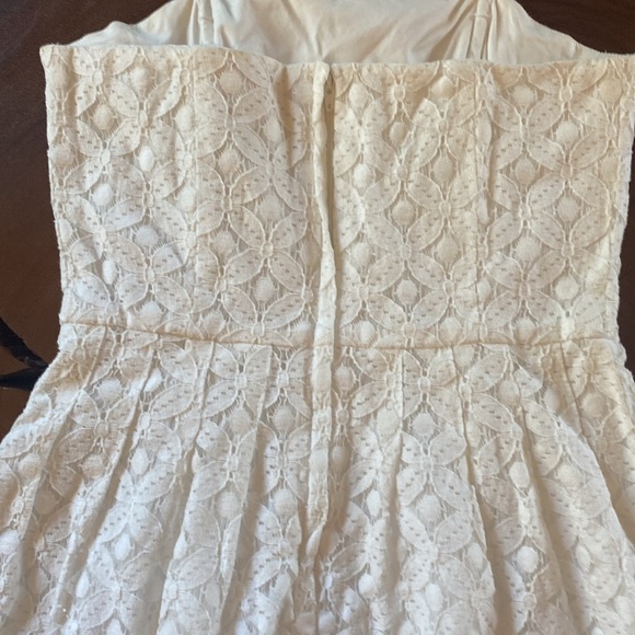 Lilly Pulitzer Caitlin White Lace Strapless Dress/ Size 2 - Picture 8 of 10
